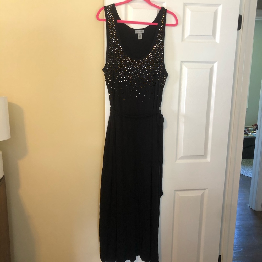 Black sleeveless dress